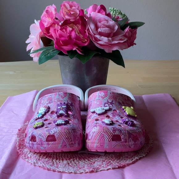 π±ππ± CROCS HELLO KITTY  CLOGS π±ππ± - Picture 3 of 16